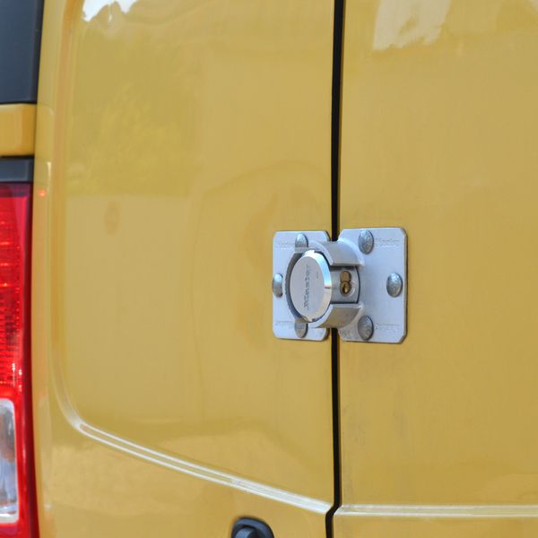 Sada Master Lock 736EURD (zámok 6270 a petlica 770) – Obrázok 2
